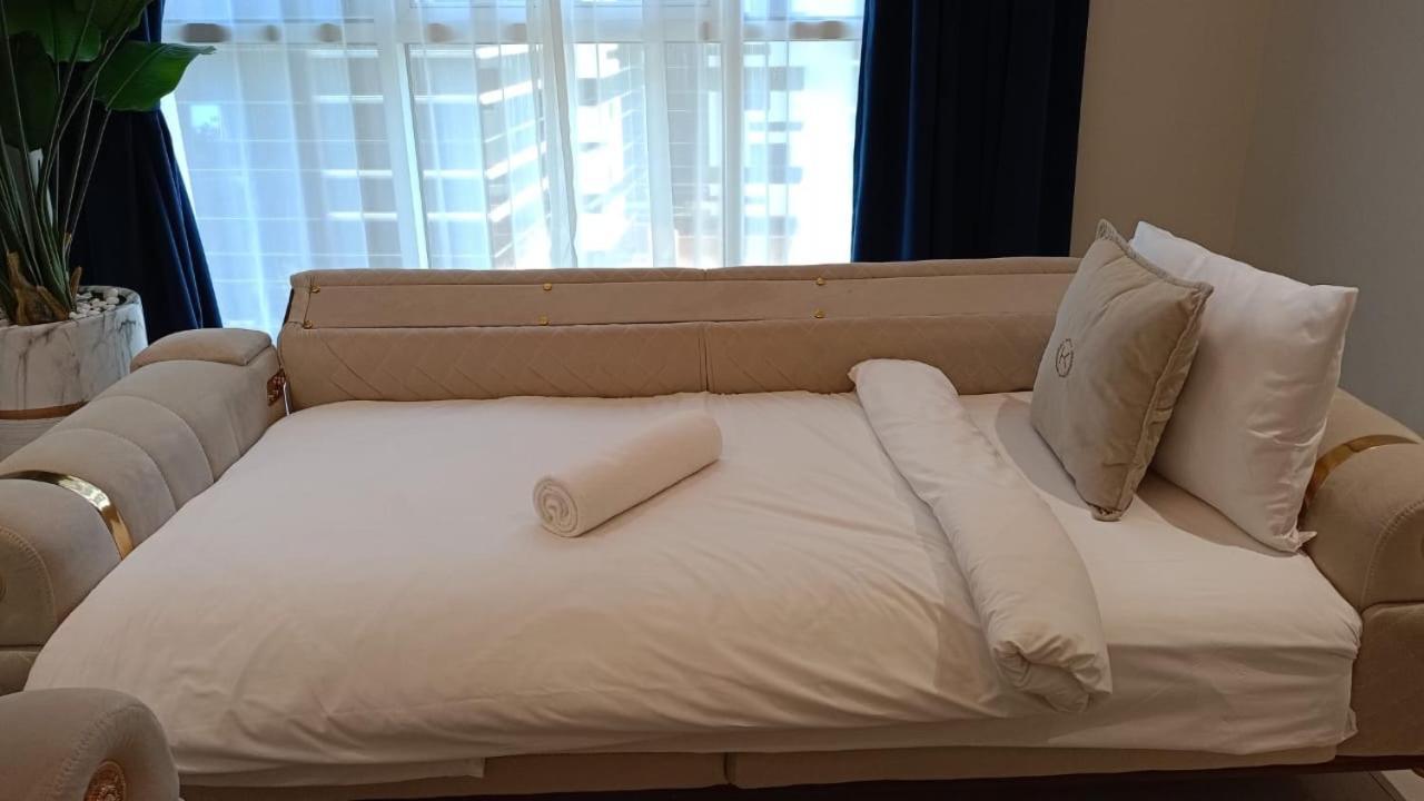 Dunya Tower Luxury And 2 Min Walk To Dubai Mall And Burj Khalifa In Heart Of Downtown Dış mekan fotoğraf